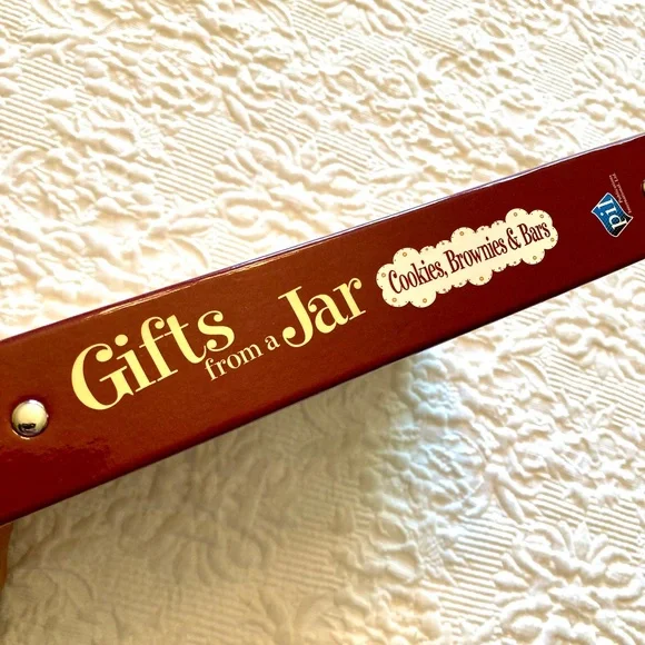 Cookbook: Gifts from a Jar: Cookies, Brownies & Bars Book - Picture 10 of 10